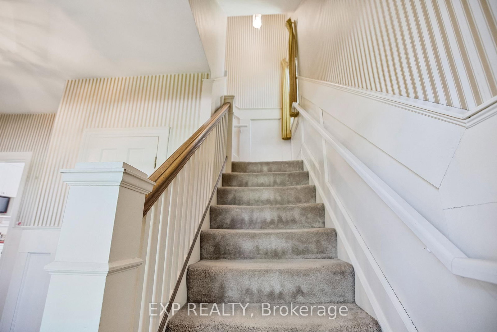 Detached House for sale at 48 Garner Road, Hamilton, Ontario, L9G 3K9 - Rural Ancaster - MLS: X12876414