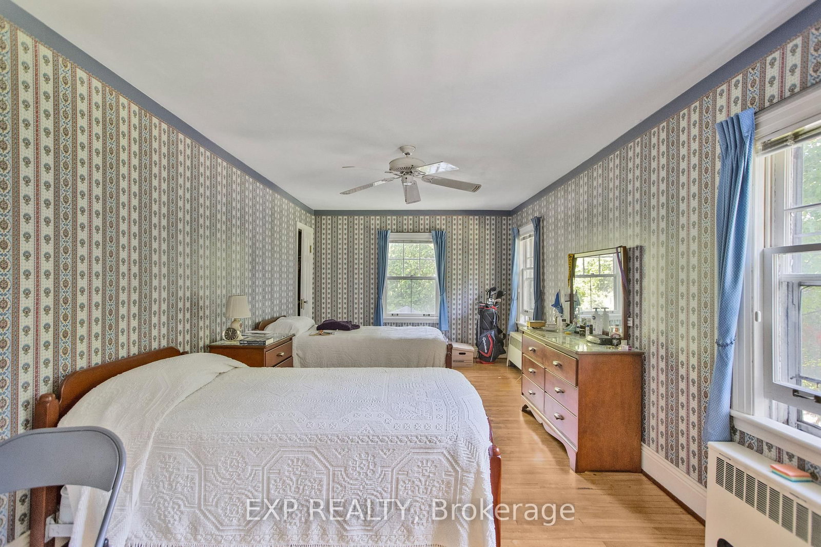 Detached House for sale at 48 Garner Road, Hamilton, Ontario, L9G 3K9 - Rural Ancaster - MLS: X12876414