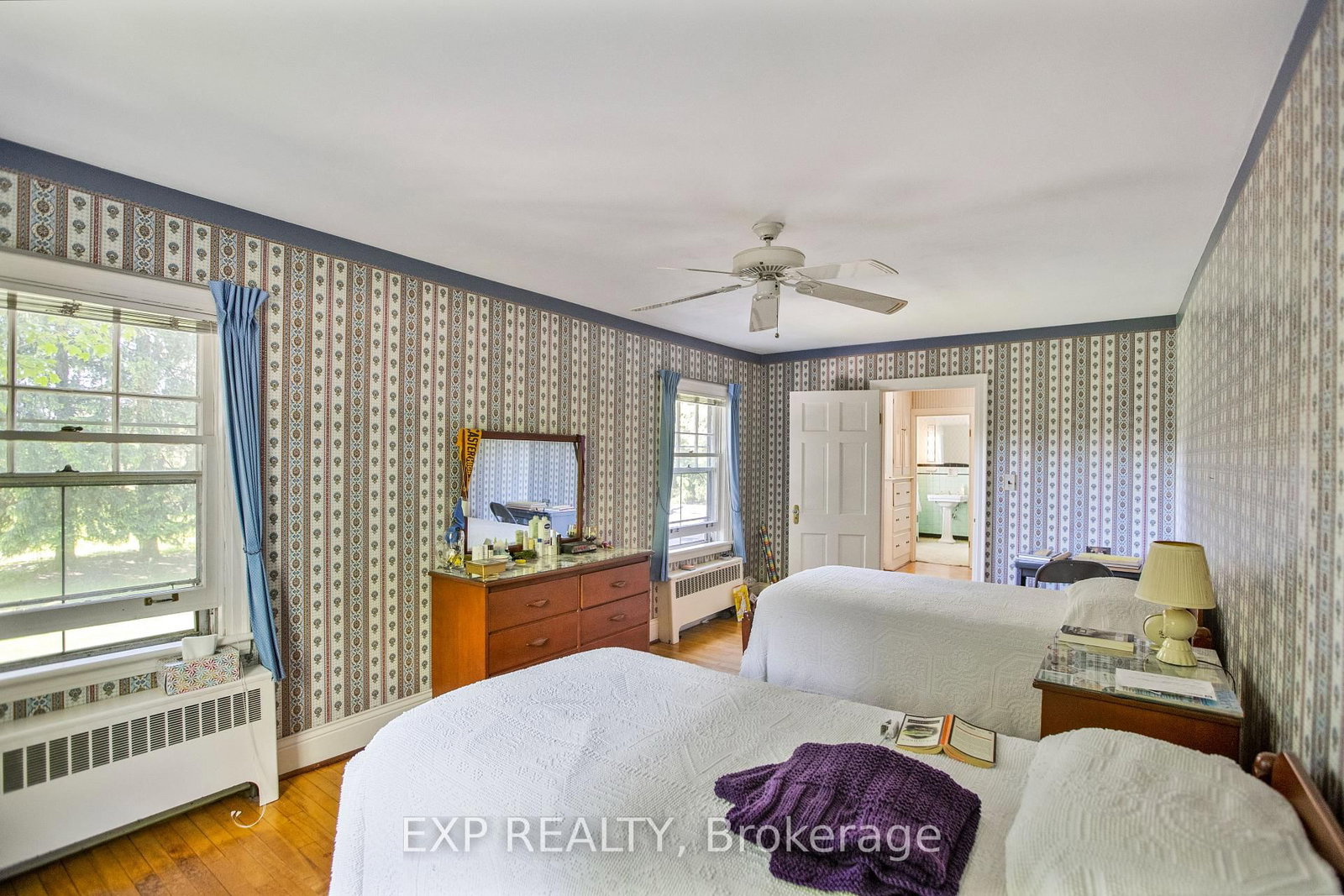 Detached House for sale at 48 Garner Road, Hamilton, Ontario, L9G 3K9 - Rural Ancaster - MLS: X12876414