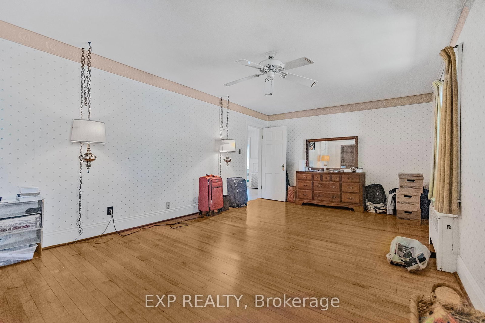 Detached House for sale at 48 Garner Road, Hamilton, Ontario, L9G 3K9 - Rural Ancaster - MLS: X12876414