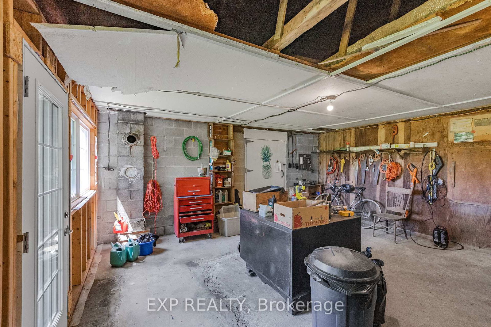 Detached House for sale at 48 Garner Road, Hamilton, Ontario, L9G 3K9 - Rural Ancaster - MLS: X12876414