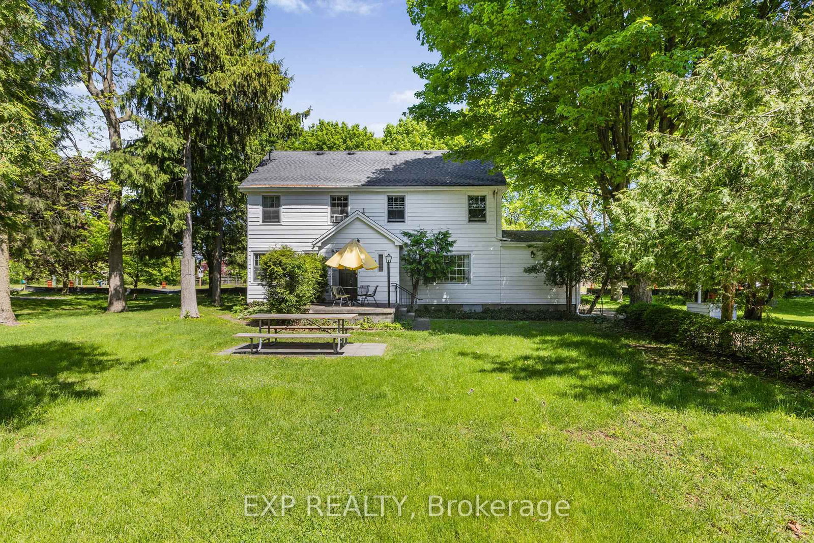 Detached House for sale at 48 Garner Road, Hamilton, Ontario, L9G 3K9 - Rural Ancaster - MLS: X12876414