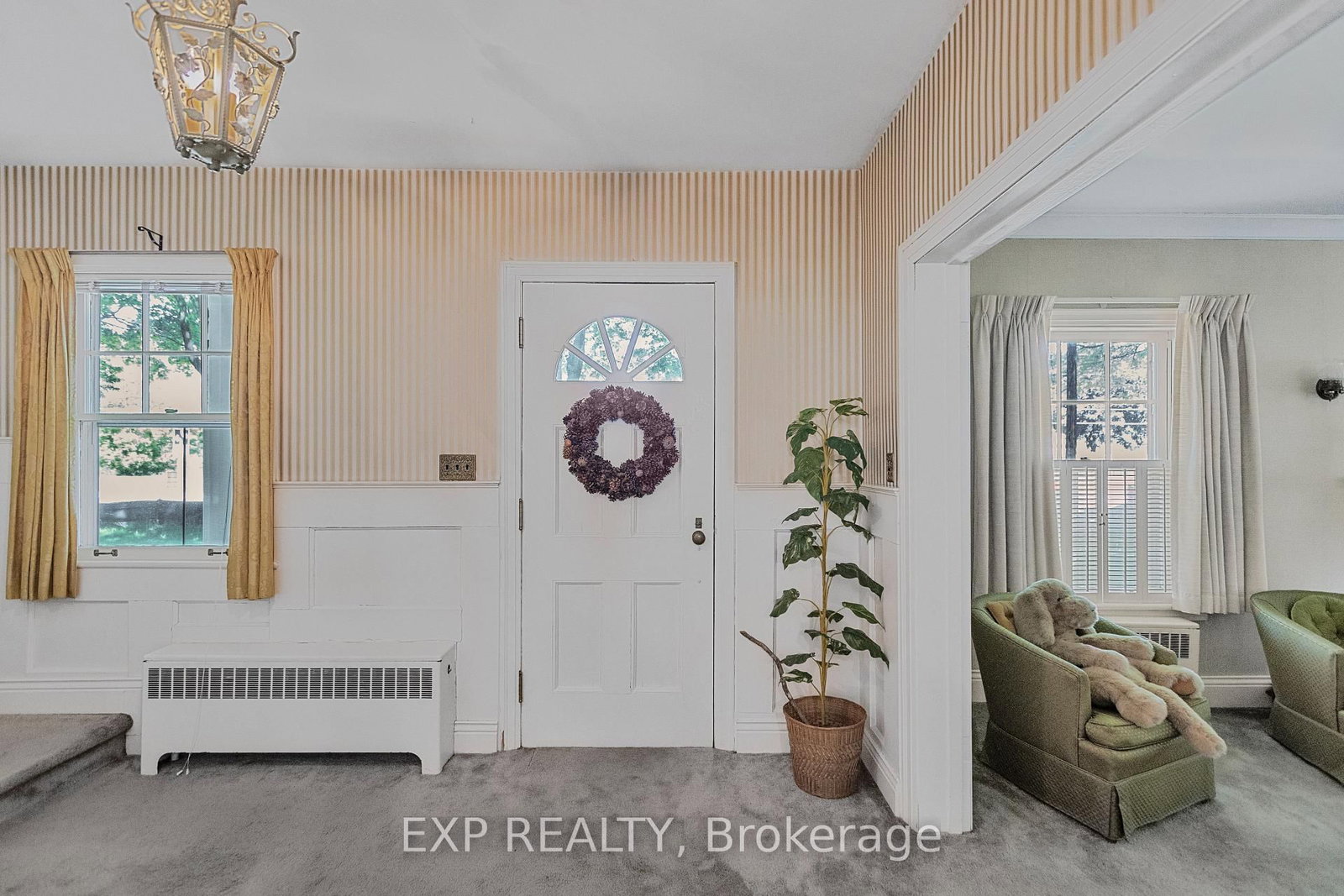 Detached House for sale at 48 Garner Road, Hamilton, Ontario, L9G 3K9 - Rural Ancaster - MLS: X12876414