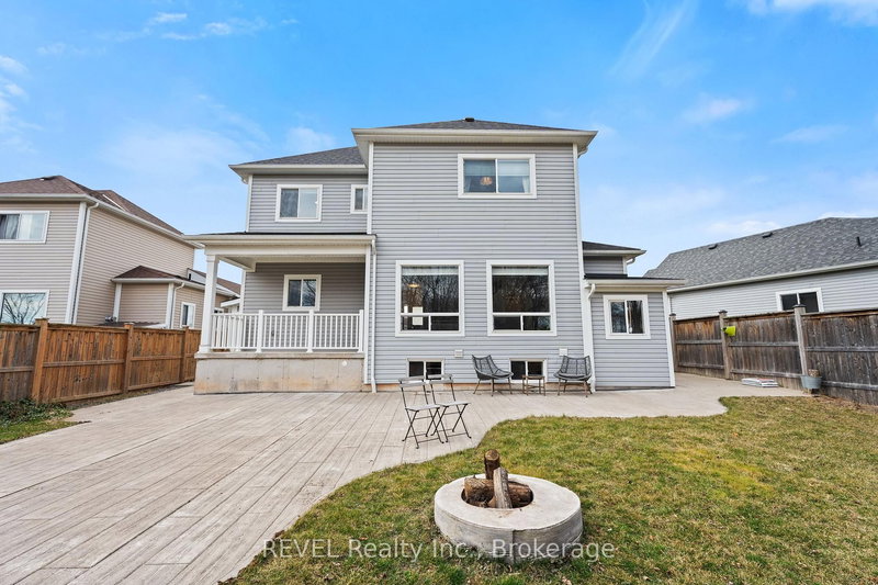 1018 Kerby St, Fort Erie, L2A 0B9 | Image 2