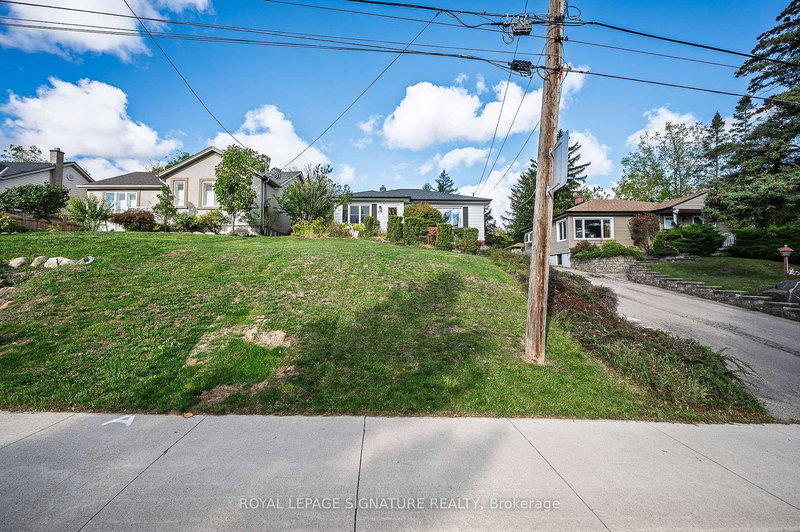 43 Lake Ave N, Hamilton, L8E 1L2 | Image 2