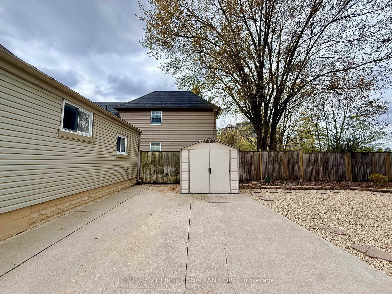 Listing Image 7