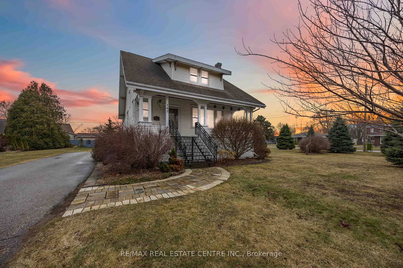 home for sale on 343 Gillard Street