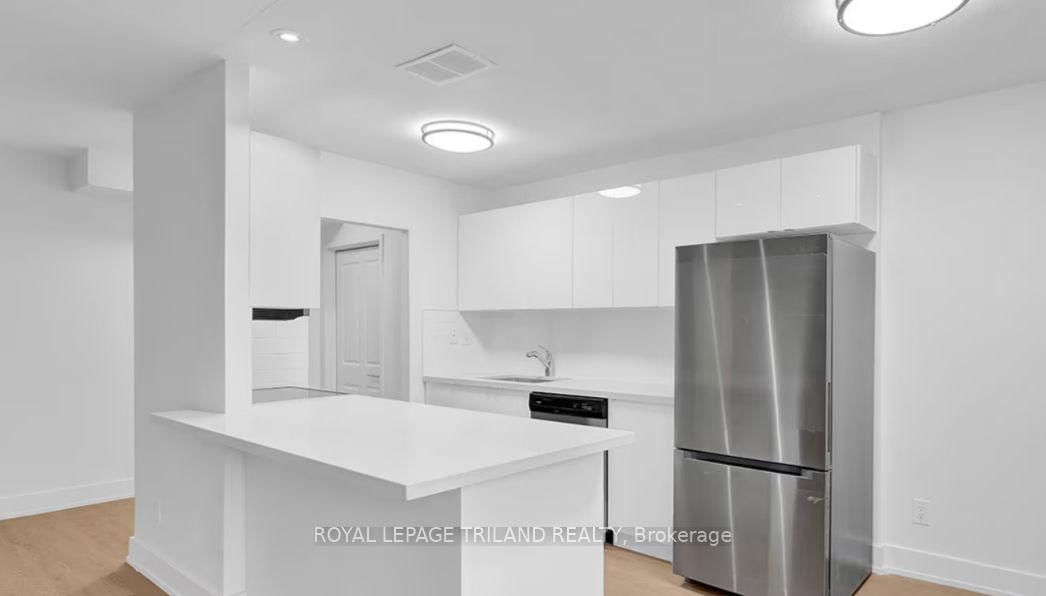 671 Woolwich Street, Unit 402 - Photo 2