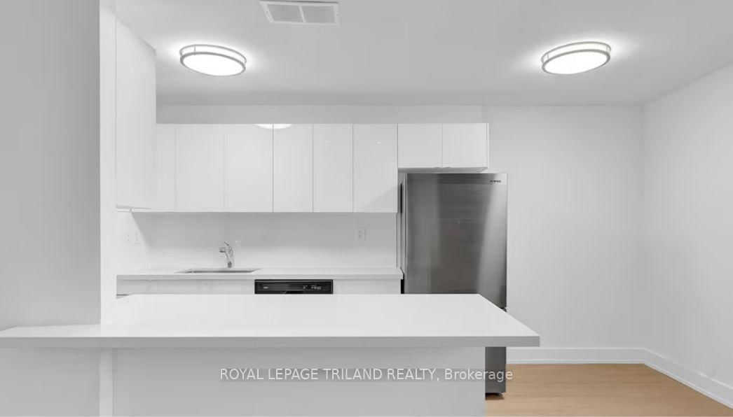 671 Woolwich Street, Unit 402 - Photo 7