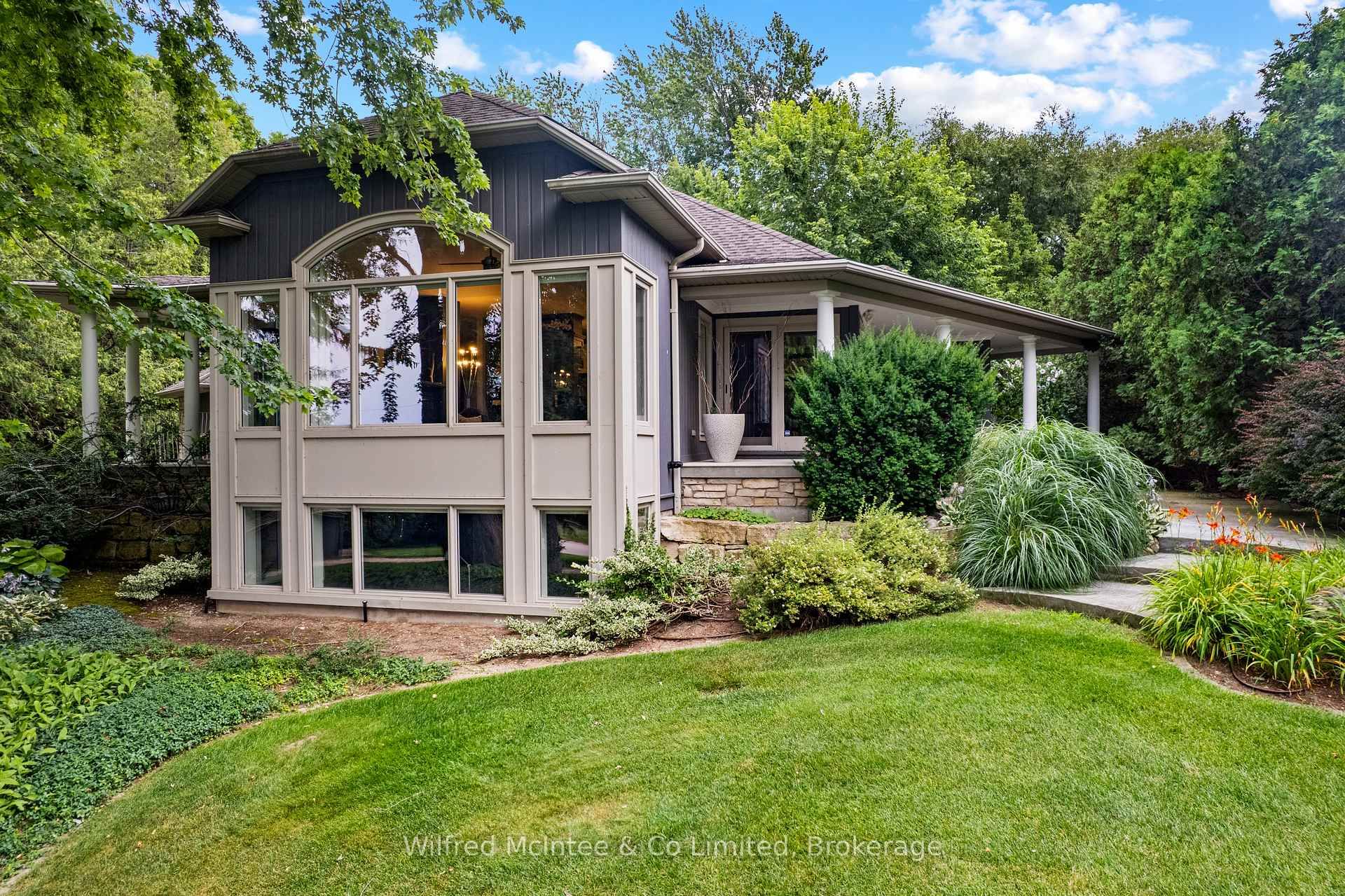31 Tanya Crescent