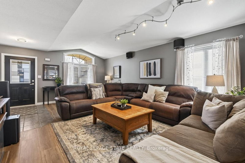 60 Saturn Rd, Port Colborne, L3K 6E1 | Image 2