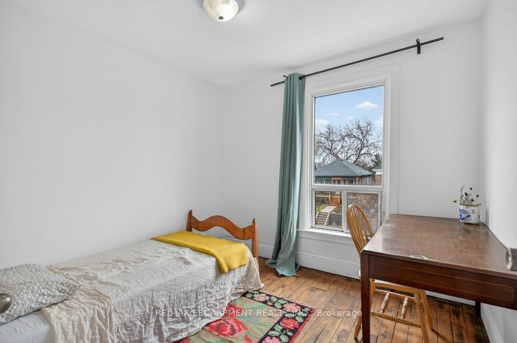 523 Catharine Street N - Photo 21