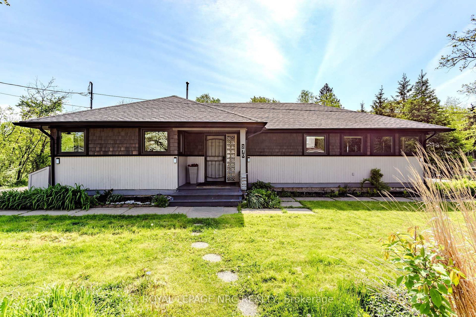 Detached House for sale at 270 Cherrywood Avenue, Fort Erie, Ontario, L0S 1B0 - Crystal Beach - MLS: X12877140