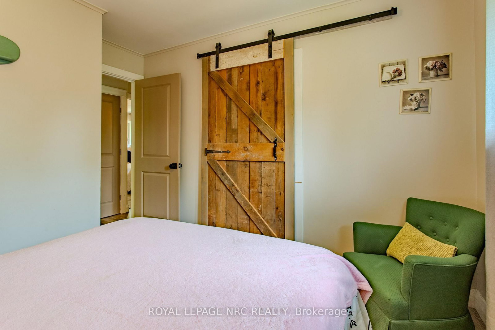 Detached House for sale at 270 Cherrywood Avenue, Fort Erie, Ontario, L0S 1B0 - Crystal Beach - MLS: X12877140