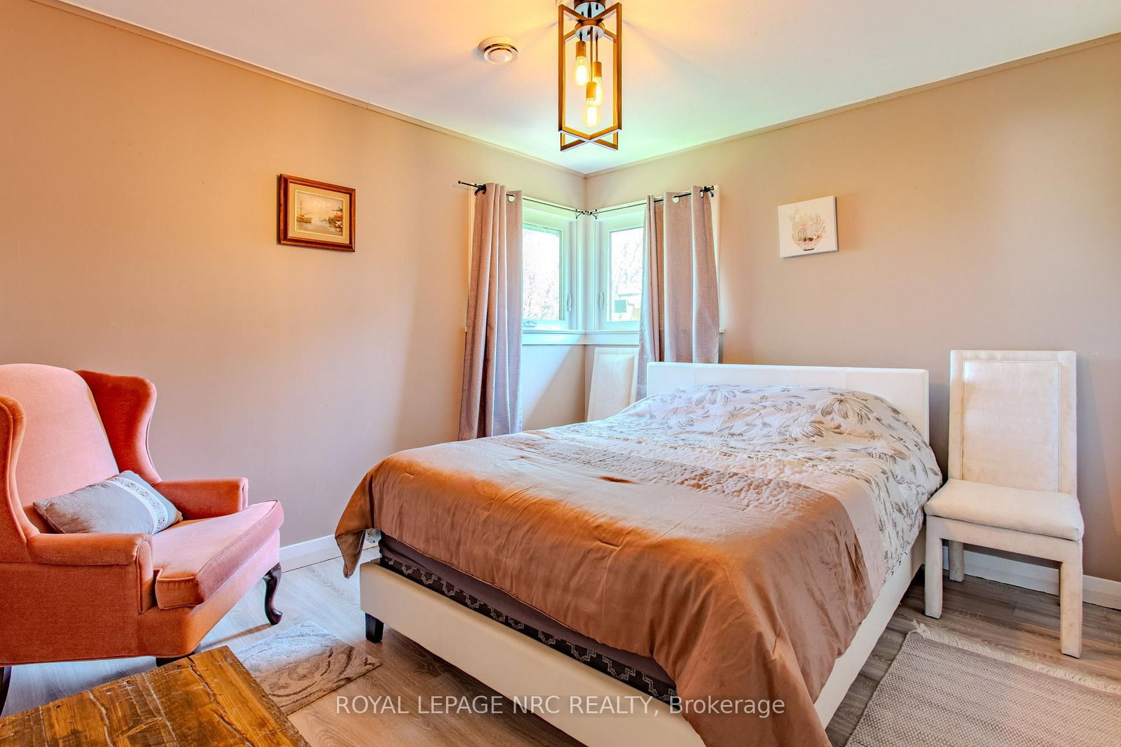 Detached House for sale at 270 Cherrywood Avenue, Fort Erie, Ontario, L0S 1B0 - Crystal Beach - MLS: X12877140