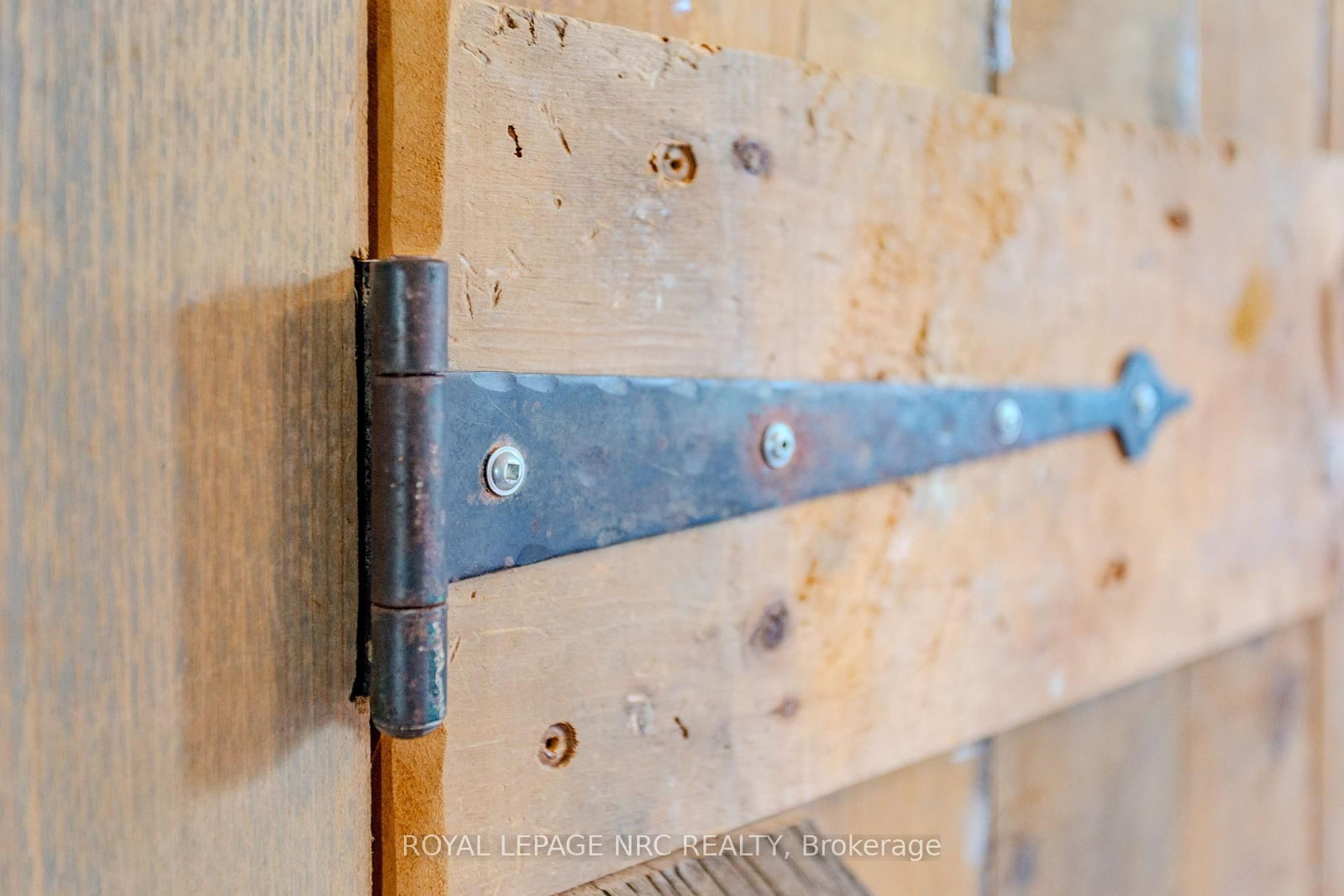 Detached House for sale at 270 Cherrywood Avenue, Fort Erie, Ontario, L0S 1B0 - Crystal Beach - MLS: X12877140