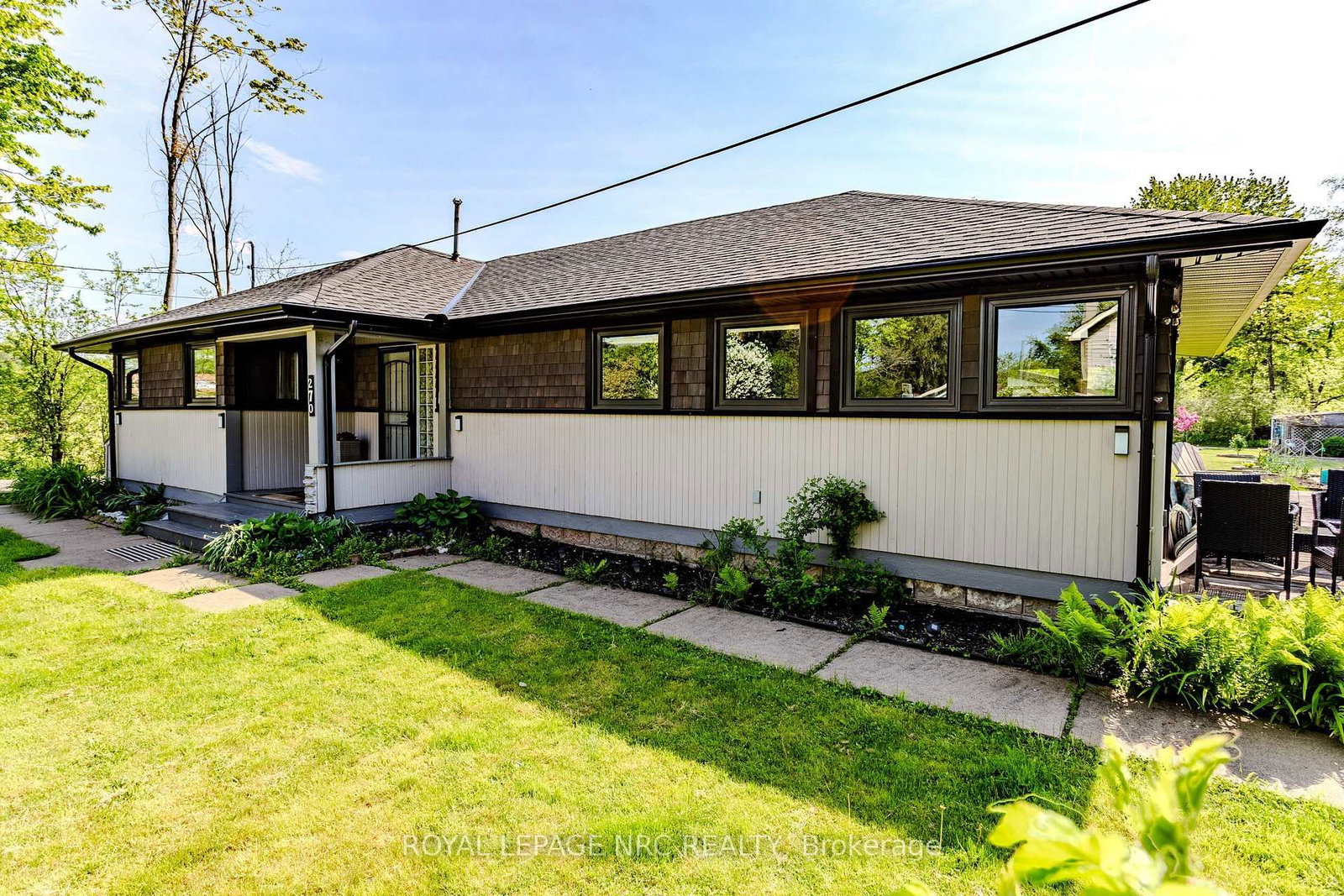 Detached House for sale at 270 Cherrywood Avenue, Fort Erie, Ontario, L0S 1B0 - Crystal Beach - MLS: X12877140