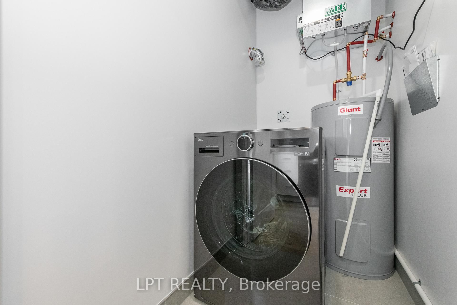 250 Shakespeare Street, Unit 4