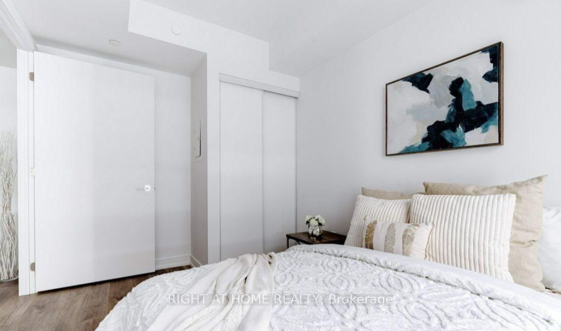 Condo for sale at 1111-1 Jarvis Street, Hamilton, Ontario, L8R 0A8 - Beasley - MLS: X12877292