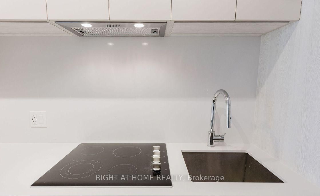 Condo for sale at 1111-1 Jarvis Street, Hamilton, Ontario, L8R 0A8 - Beasley - MLS: X12877292