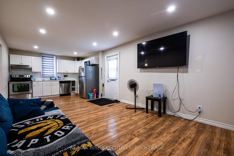 695 Victoria St, Kingston, K7K 4S6 | Image 2