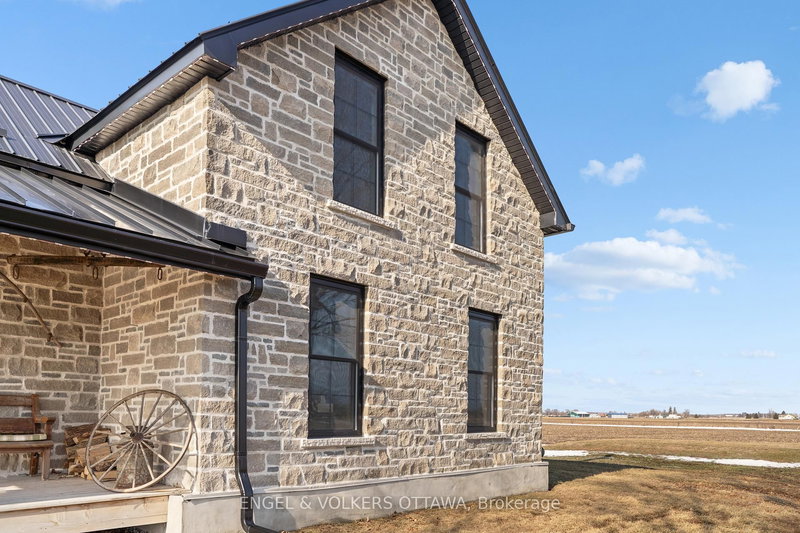 12099 County 38 Rd, North Dundas, K0C 2K0 | Image 3