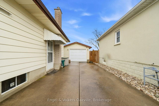 56 Bloomfield Avenue