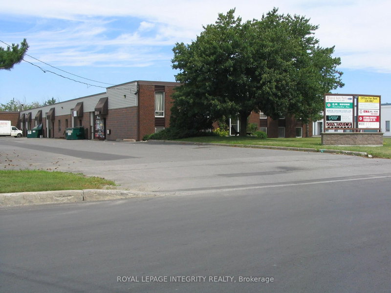 Bay L - 141 Bentley Ave, Nepean, K2E 6T7 | Image 2