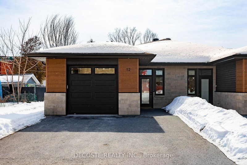 home for sale on 12 Elgin Street W