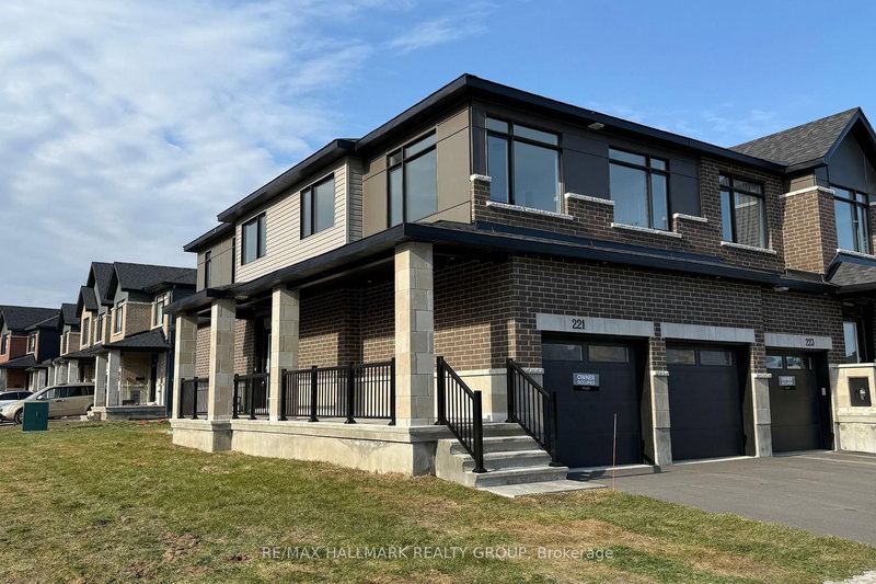 home for lease on 221 Gretsch Road