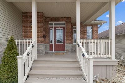 403 Brock Street W — photo 5