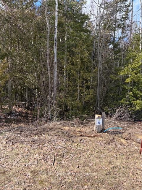 home for sale on 11 Lakeside Woods Crescent