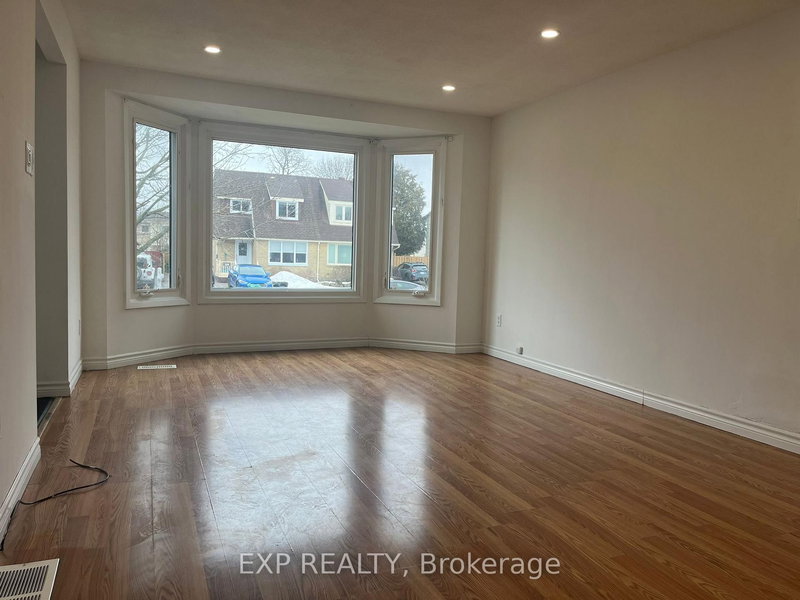 123 Greendale Cres, Kitchener, N2A 2R5 | Image 3