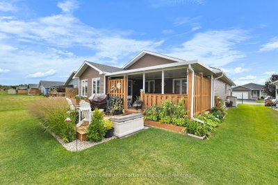 8 N Windward Way • Ashfield-Colborne-Wawanosh, ON photo 2