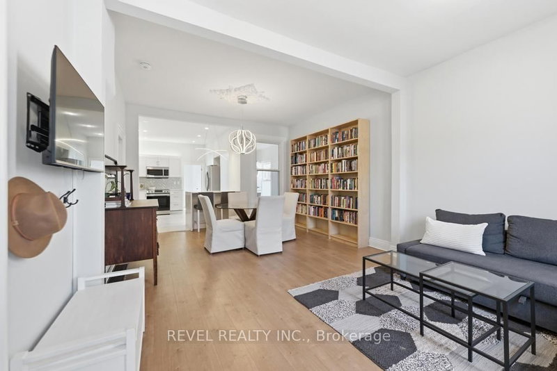 home for sale on 176 Wood Street E