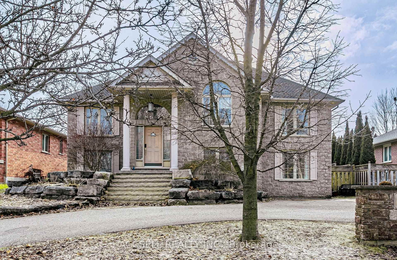 Listing Image 3