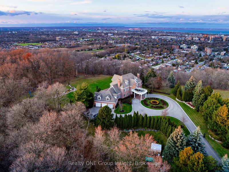 75 Ridge Rd, Hamilton, L8J 2V9 | Image 2