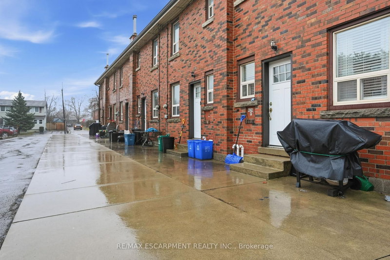 424 East 42nd St, Hamilton, L8T 3A9 | Image 2