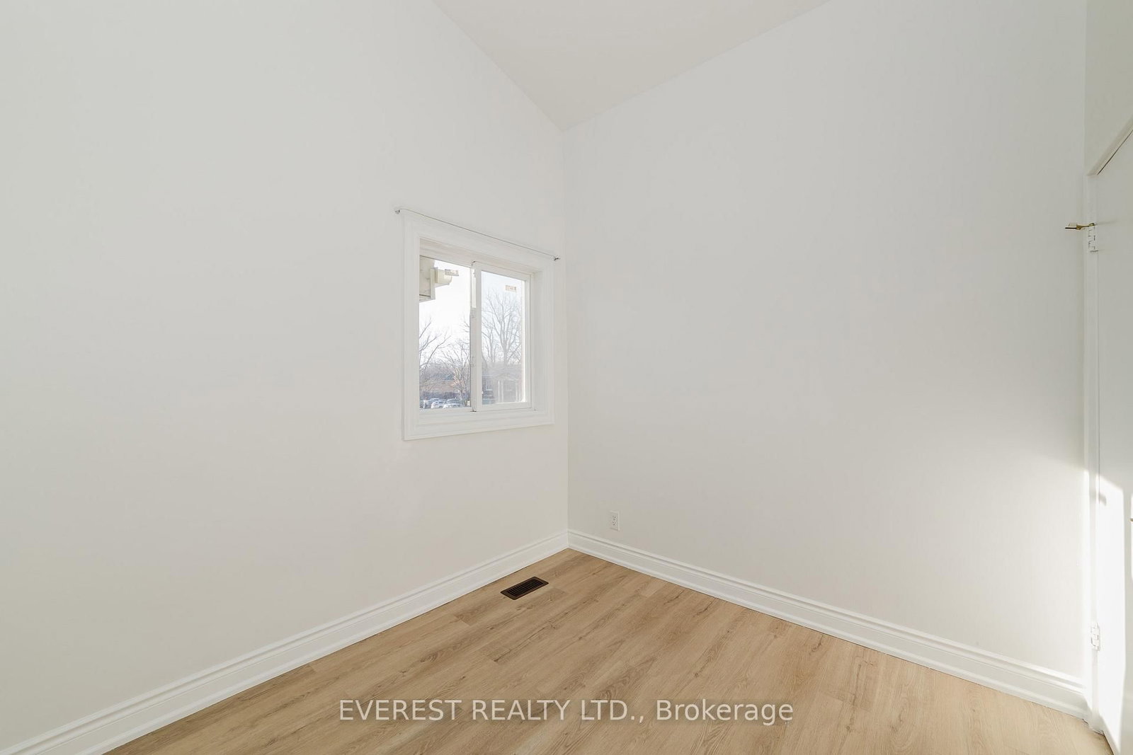 Townhouse for sale at 12-1012 Kipps Lane, London East, Ontario, N5Y 4S5 - East A - MLS: X12878656