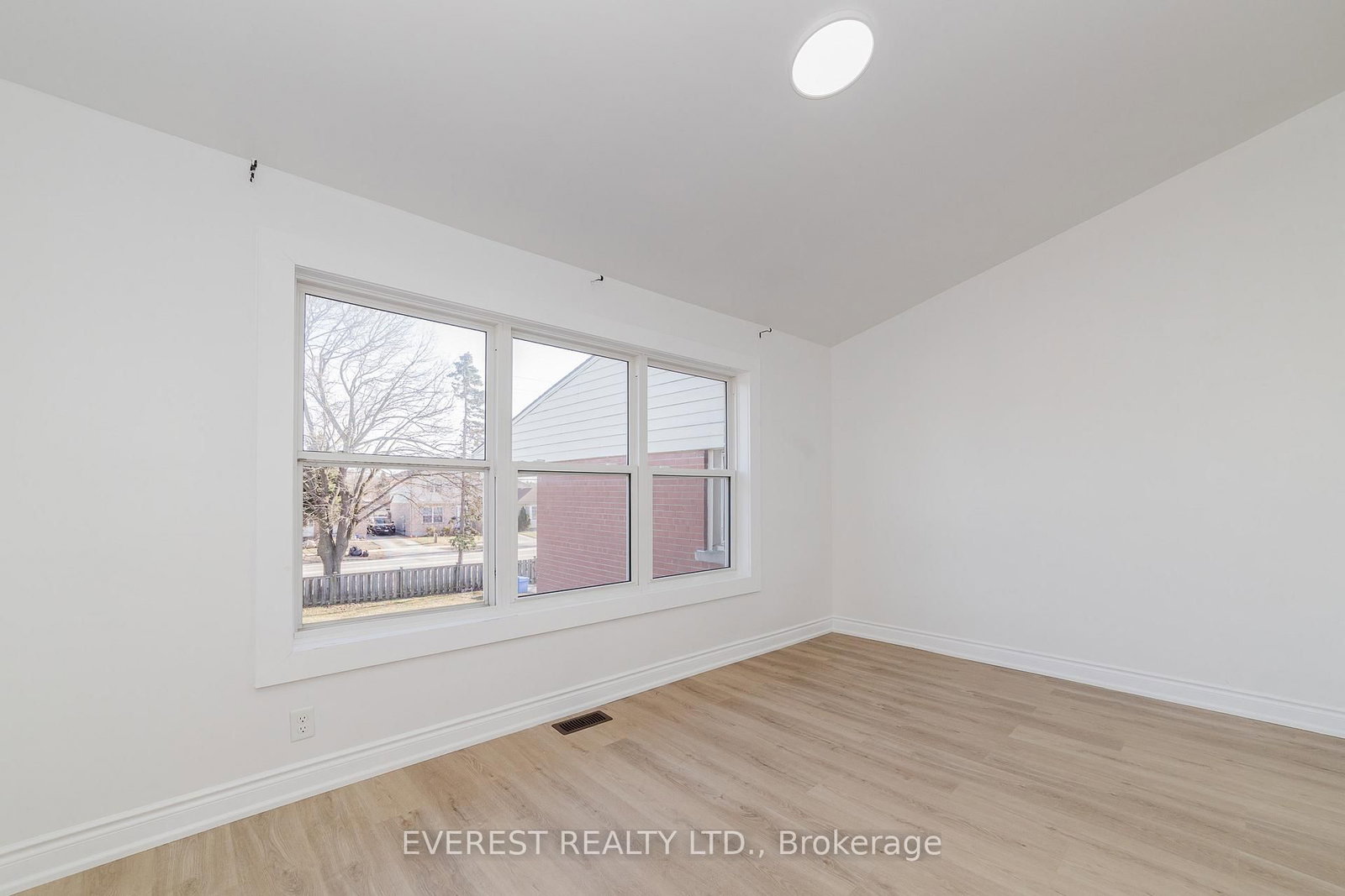 Townhouse for sale at 12-1012 Kipps Lane, London East, Ontario, N5Y 4S5 - East A - MLS: X12878656