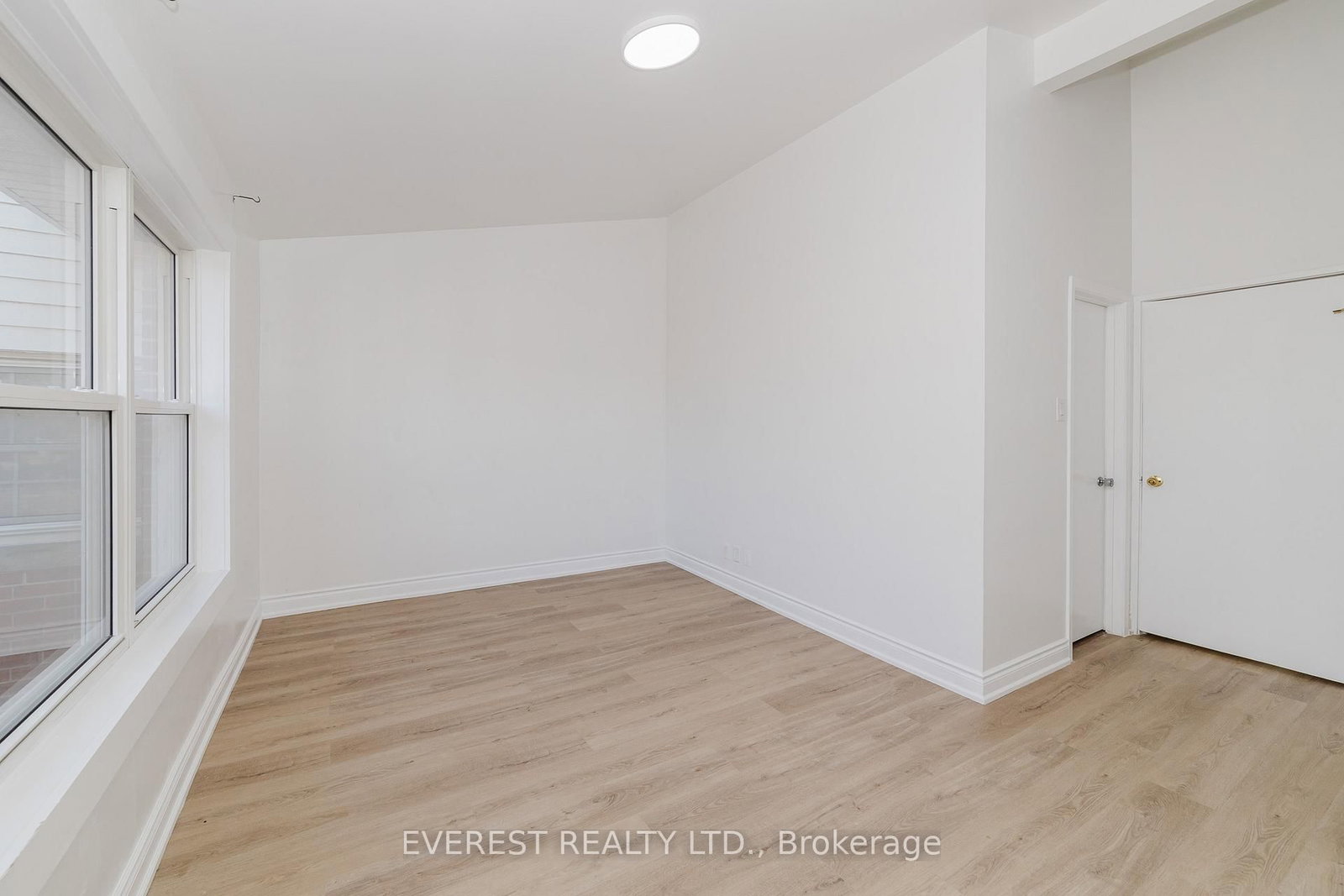 Townhouse for sale at 12-1012 Kipps Lane, London East, Ontario, N5Y 4S5 - East A - MLS: X12878656