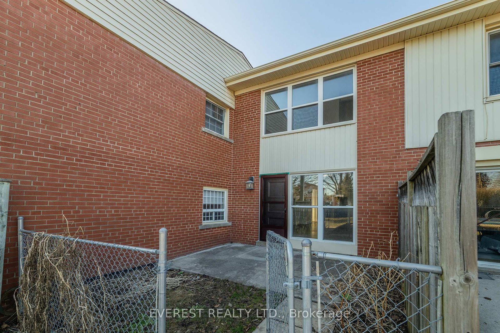 Townhouse for sale at 12-1012 Kipps Lane, London East, Ontario, N5Y 4S5 - East A - MLS: X12878656