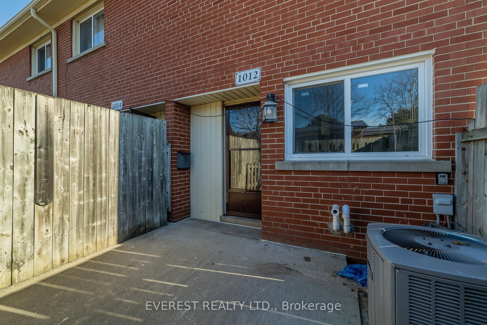 Townhouse for sale at 12-1012 Kipps Lane, London East, Ontario, N5Y 4S5 - East A - MLS: X12878656