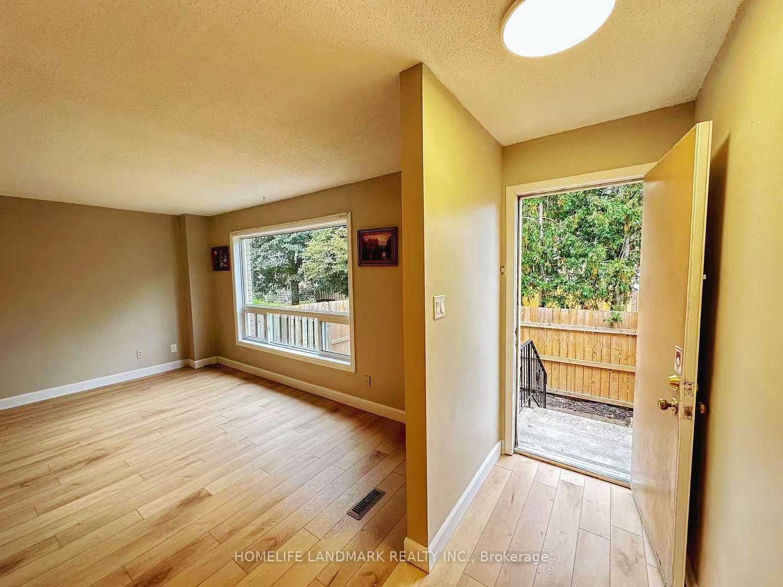 Townhouse for sale at 45-550 Second Street, London East, Ontario, N5V 3S3 - East H - MLS: X12879160