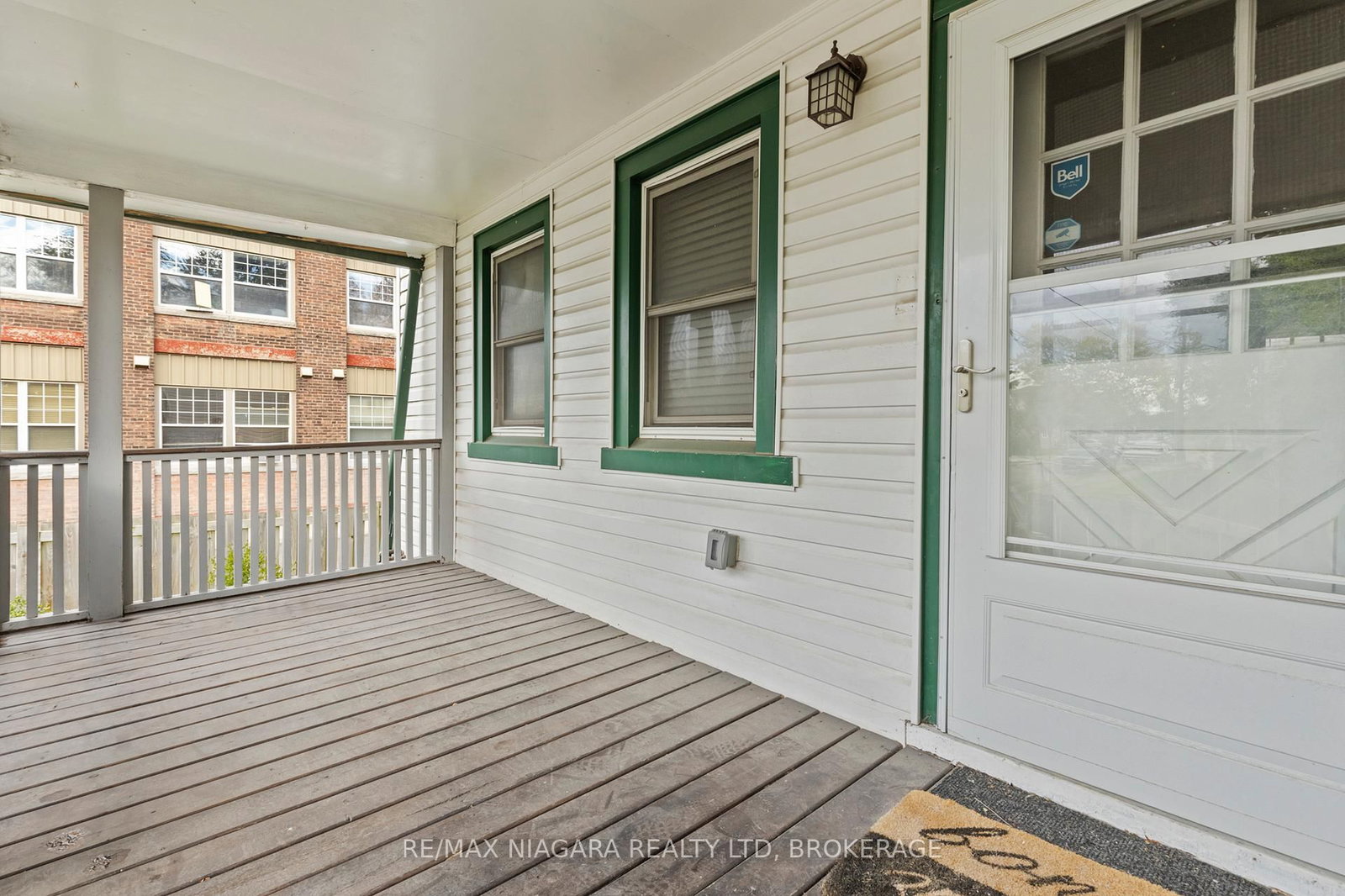 Detached House for sale at 32 Page Street, St. Catharines, Ontario, L2R 4A5 - E. Chester - MLS: X12879224