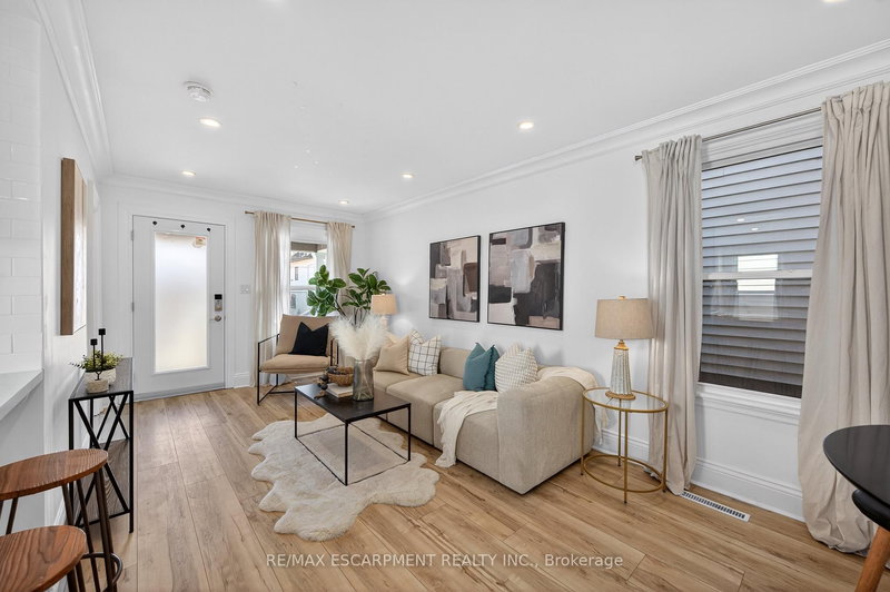 8 East 23rd St, Hamilton, L8V 2W6 | Image 2