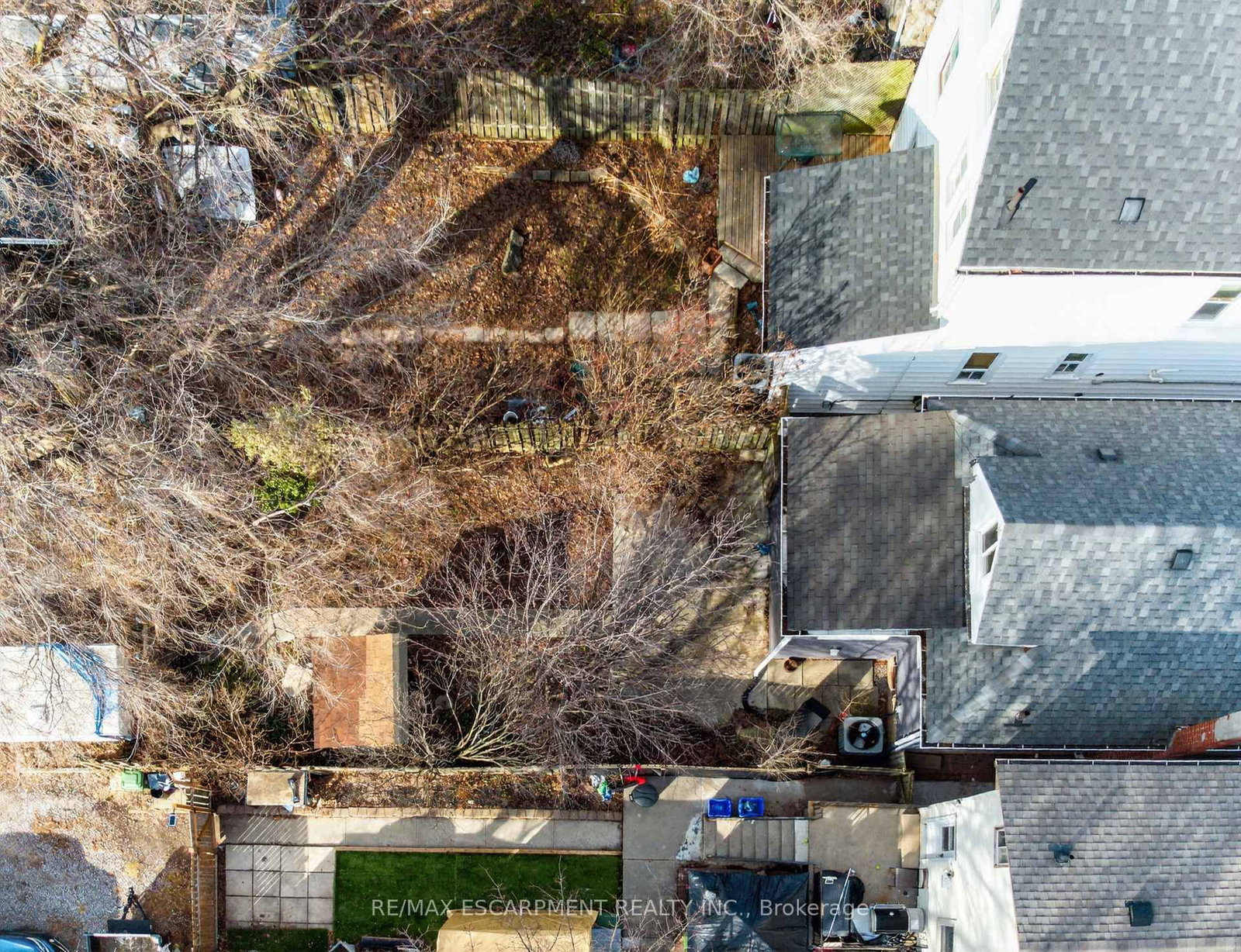 Detached House for sale at 8 East 23rd Street, Hamilton, Ontario, L8V 2W6 - Eastmount - MLS: X12879232