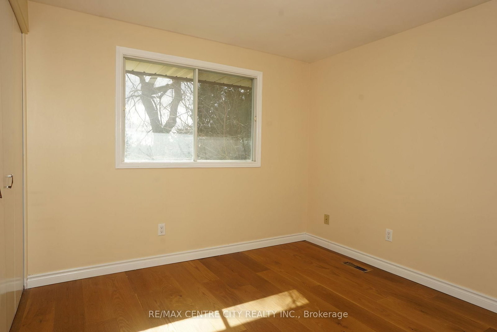 Detached House for sale at 136 Concord Crescent, London North, Ontario, N6G 3H7 - North I - MLS: X12879382