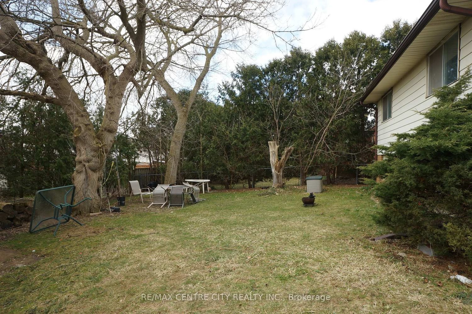 Detached House for sale at 136 Concord Crescent, London North, Ontario, N6G 3H7 - North I - MLS: X12879382