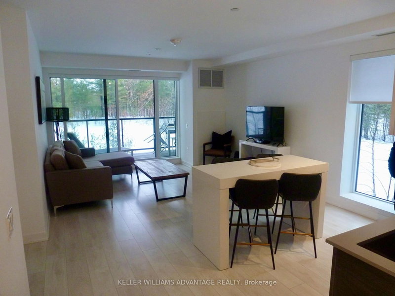 201 - 120 CARRICK Tr, Gravenhurst, P1P 0B6 | Image 2